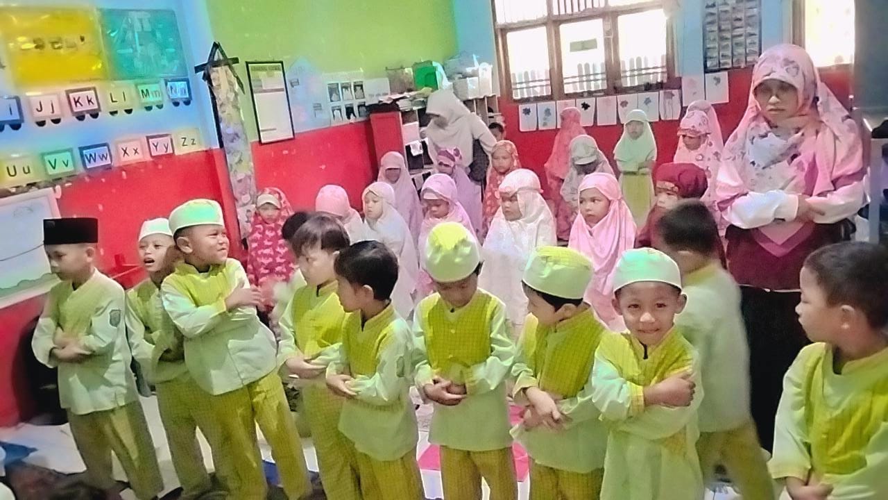 Amaliah Ramadhan: Membiasakan Sholat Berjamaah Setiap Pagi