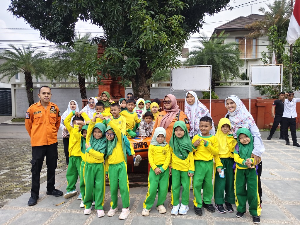 Kunjungan Edukatif RA ke BPBD Kota Cirebon: Puncak Pembelajaran Topik "Alam Semesta" &ndash; gambar 2